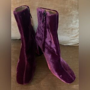 Sam Edelman Fawn block heel bootie. Deep Orchid color size 6 1/2.